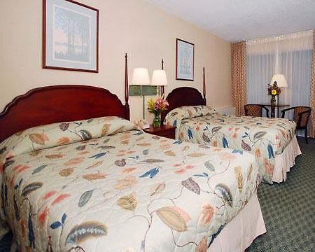 Econo Lodge Inn & Suites Augusta Quarto foto